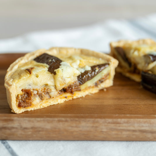 じっくり赤ワイン煮込みのバジルボロネーゼ